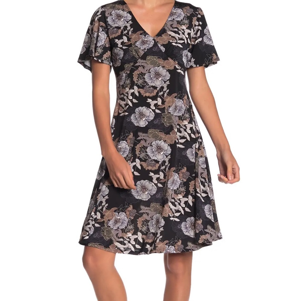 WEST KEI - Flutter Sleeve Floral Print Knit Dress